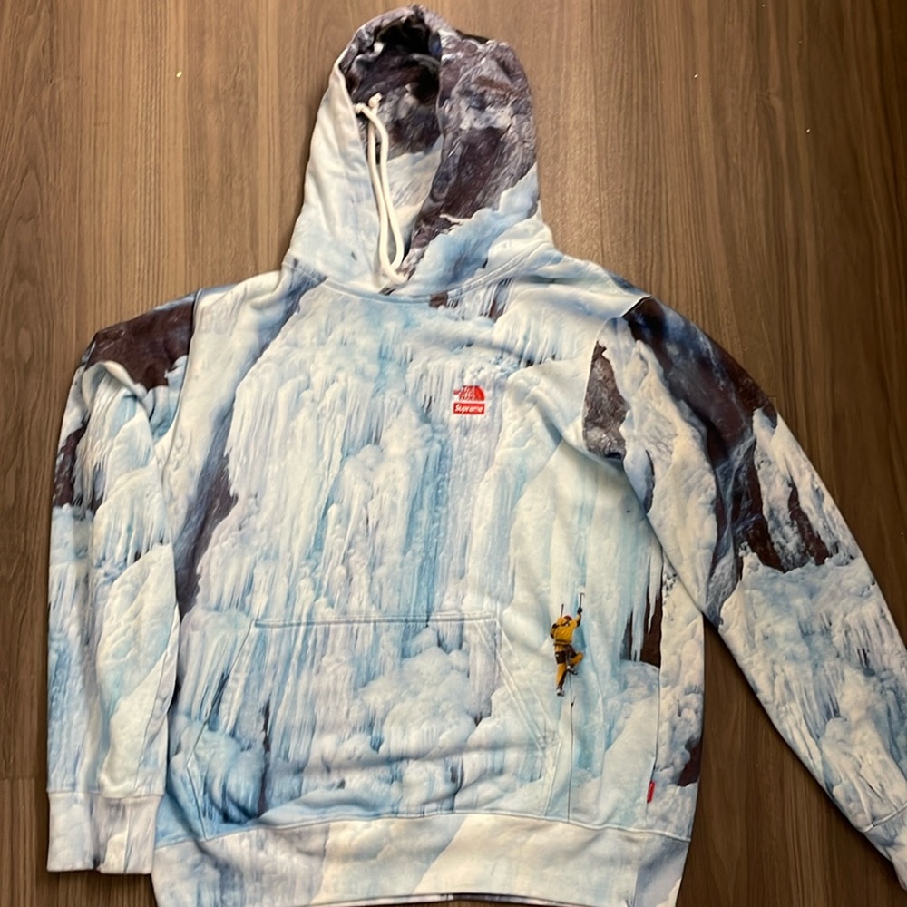 Supreme x Northface Collab SS21 great condition! Gently used 9/10